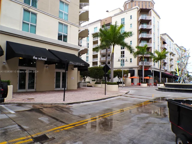 9055 SW 73rd Ct # 610, Miami FL 33156