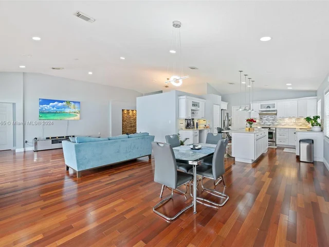 14390 SW 35th St, Miramar FL 33027