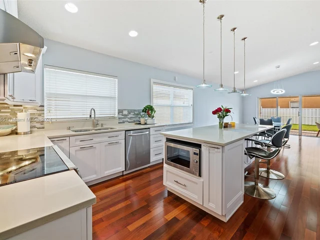 14390 SW 35th St, Miramar FL 33027