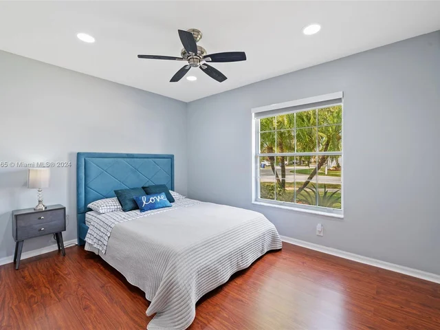 14390 SW 35th St, Miramar FL 33027