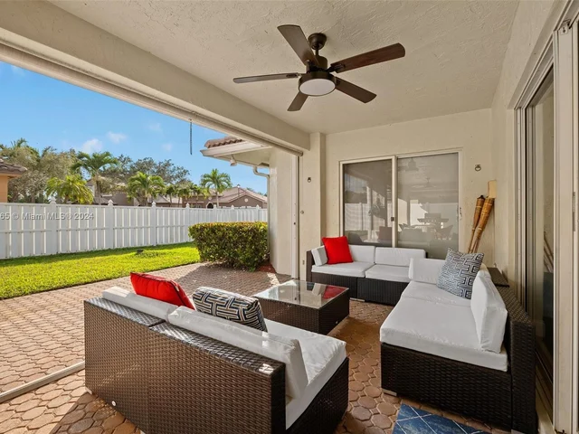 14390 SW 35th St, Miramar FL 33027