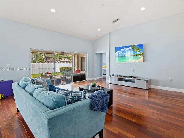 14390 SW 35th St, Miramar FL 33027