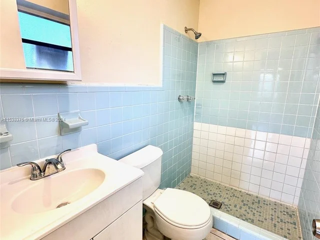 202 SE 3rd Pl # 2, Dania Beach FL 33004