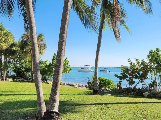 1800 N Bayshore # 4107, Miami FL 33132