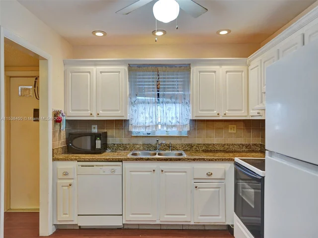 5160 SW 40th Ave # 8D, Dania Beach FL 33314