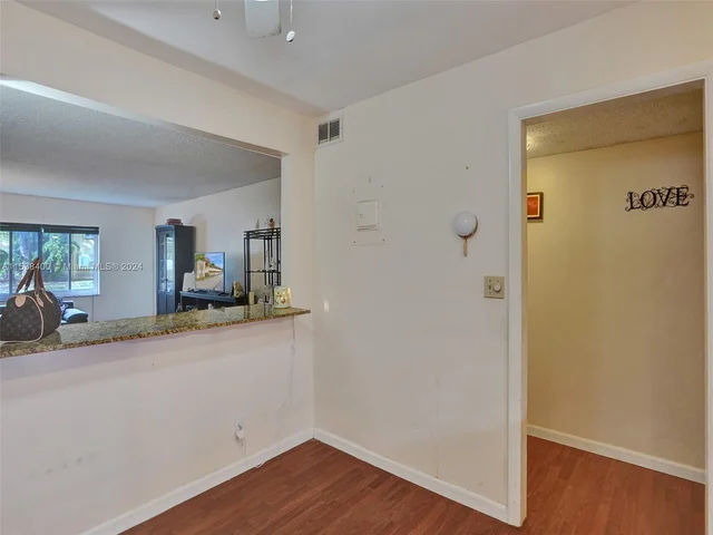 5160 SW 40th Ave # 8D, Dania Beach FL 33314