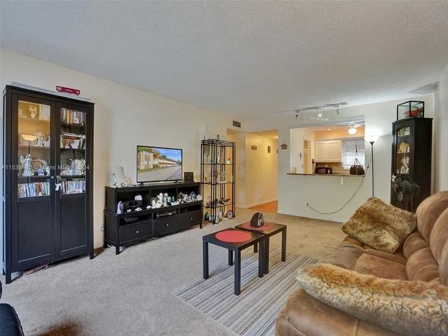 5160 SW 40th Ave # 8D, Dania Beach FL 33314