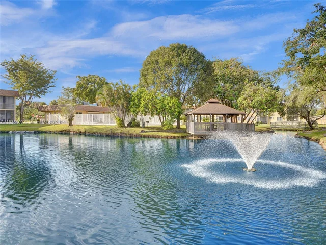 5160 SW 40th Ave # 8D, Dania Beach FL 33314