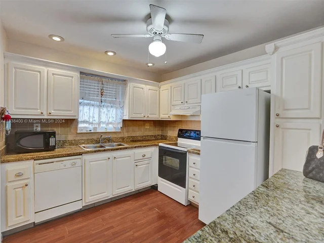 5160 SW 40th Ave # 8D, Dania Beach FL 33314