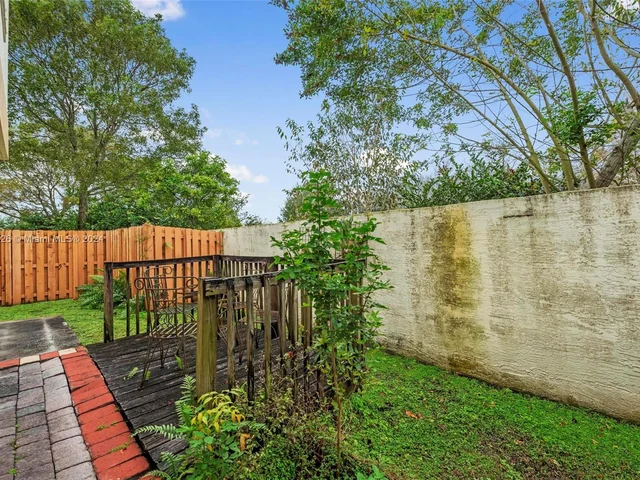 6657 Hidden Cove Dr # 7, Davie FL 33314