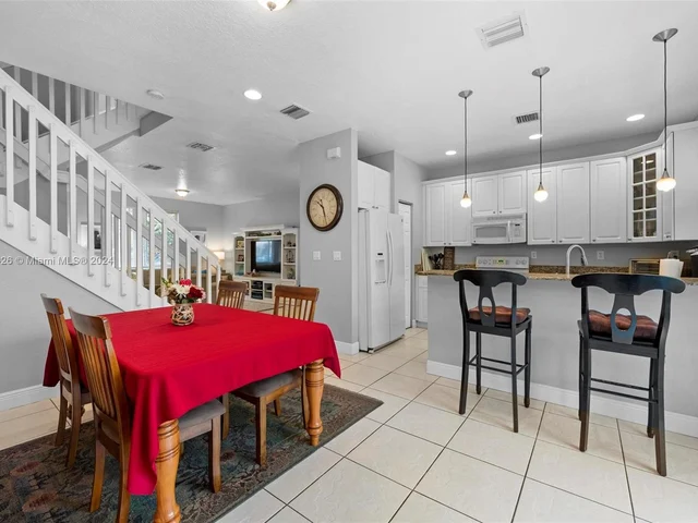 6657 Hidden Cove Dr # 7, Davie FL 33314