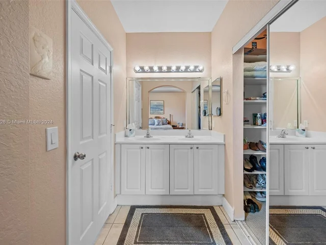 6657 Hidden Cove Dr # 7, Davie FL 33314