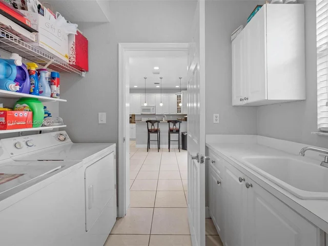 6657 Hidden Cove Dr # 7, Davie FL 33314