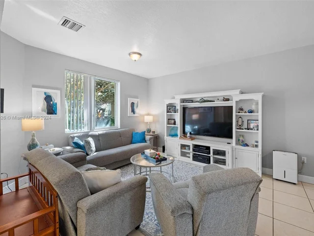 6657 Hidden Cove Dr # 7, Davie FL 33314