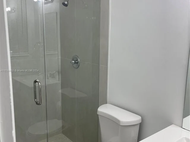 1220 NW 180th Ter, Miami Gardens FL 33169