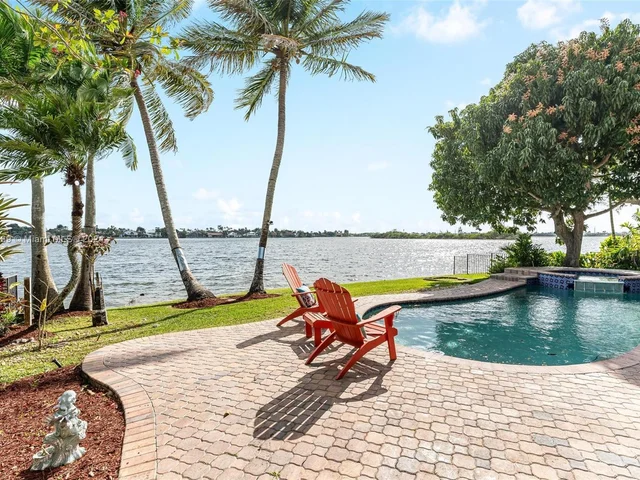 17844 NW 15th Ct, Pembroke Pines FL 33029