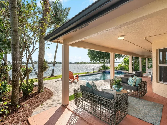 17844 NW 15th Ct, Pembroke Pines FL 33029