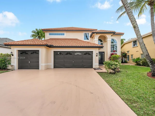 17844 NW 15th Ct, Pembroke Pines FL 33029