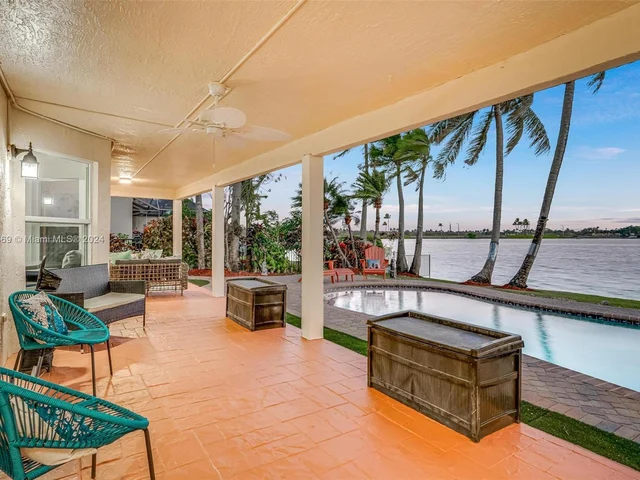 17844 NW 15th Ct, Pembroke Pines FL 33029