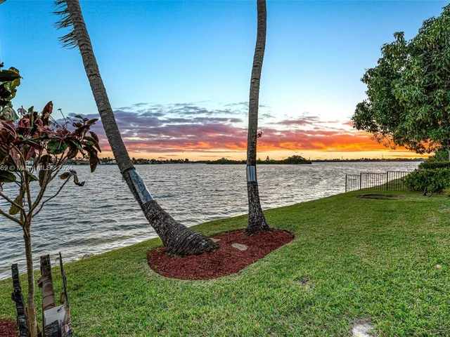 17844 NW 15th Ct, Pembroke Pines FL 33029