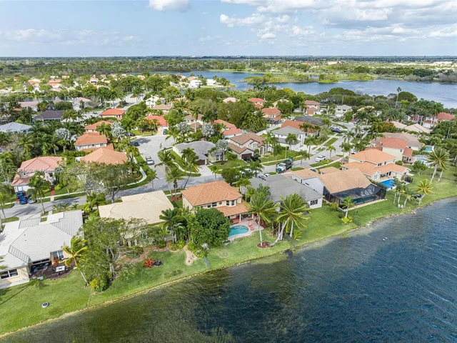 17844 NW 15th Ct, Pembroke Pines FL 33029