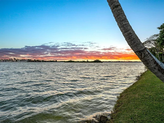 17844 NW 15th Ct, Pembroke Pines FL 33029