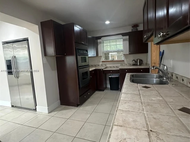1531 NE 35th # 1, Oakland Park FL 33334