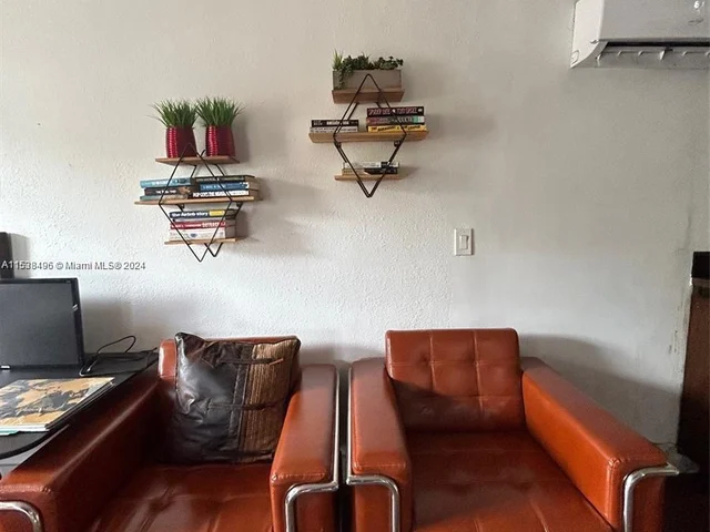 1531 NE 35th # 1, Oakland Park FL 33334