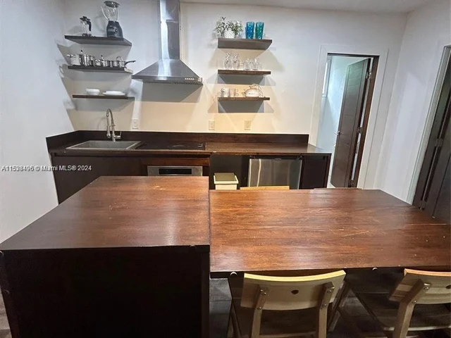 1531 NE 35th # 1, Oakland Park FL 33334