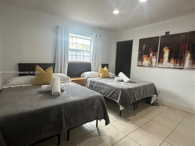 1531 NE 35th # 1, Oakland Park FL 33334