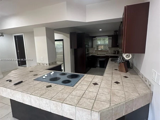 1531 NE 35th # 1, Oakland Park FL 33334