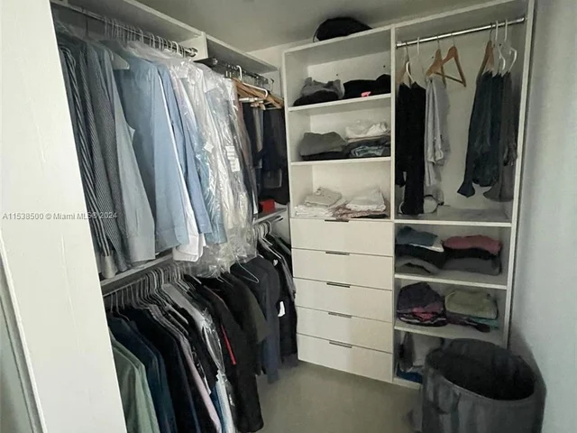 950 Brickell Bay Dr # 1210, Miami FL 33131