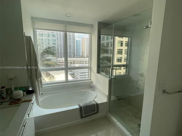 950 Brickell Bay Dr # 1210, Miami FL 33131