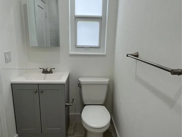 110 SW 30th Rd, Miami FL 33129