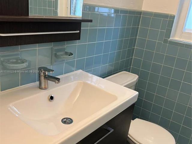 110 SW 30th Rd, Miami FL 33129