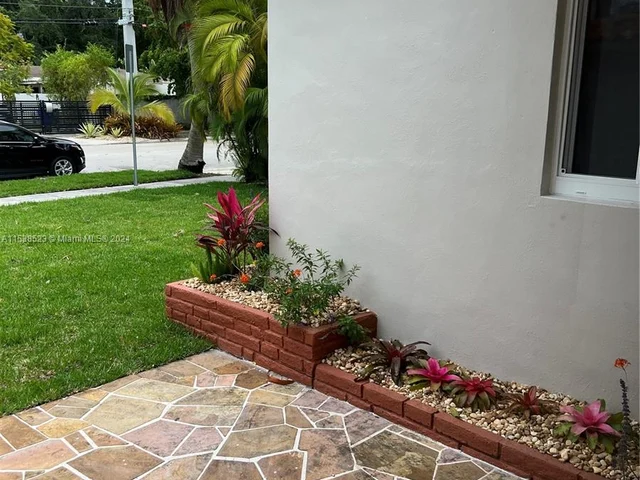 110 SW 30th Rd, Miami FL 33129