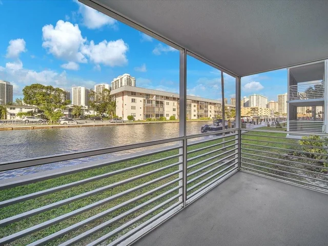 3725 NE 169th St # 105, North Miami Beach FL 33160
