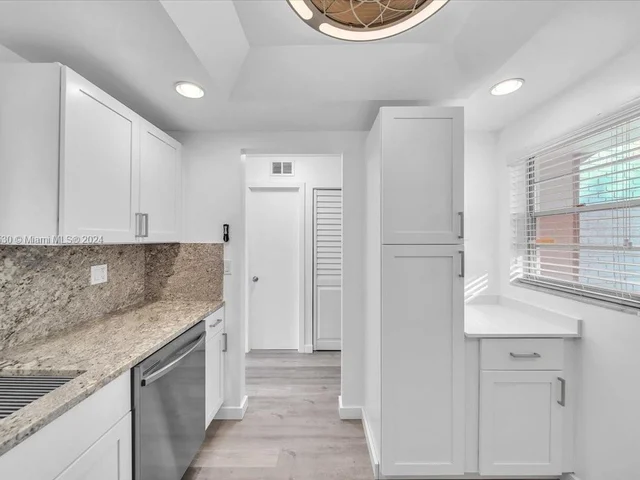 3725 NE 169th St # 105, North Miami Beach FL 33160