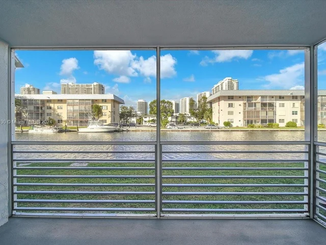 3725 NE 169th St # 105, North Miami Beach FL 33160