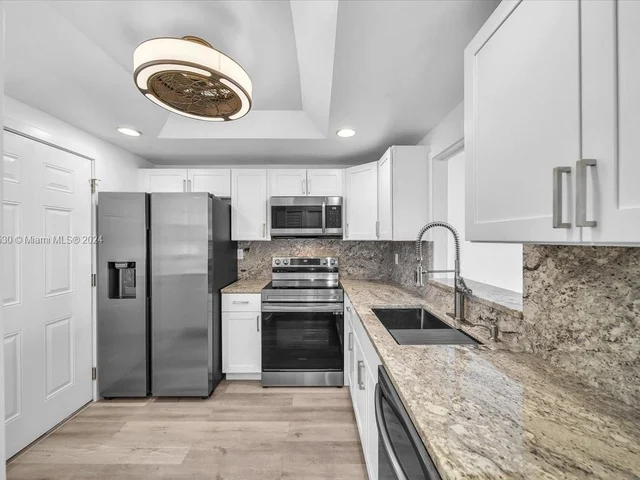 3725 NE 169th St # 105, North Miami Beach FL 33160