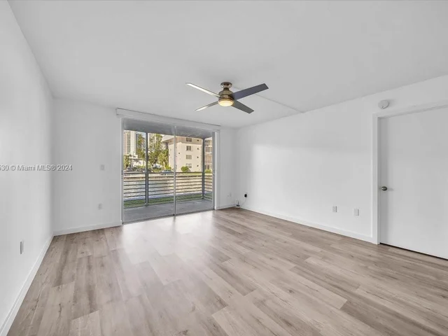 3725 NE 169th St # 105, North Miami Beach FL 33160