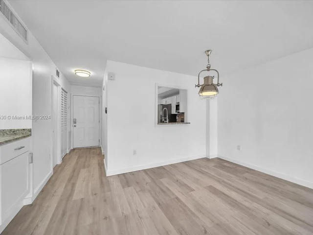 3725 NE 169th St # 105, North Miami Beach FL 33160