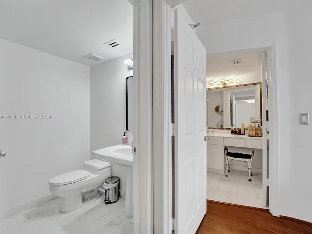 3530 Mystic Pointe Dr # 2002, Aventura FL 33180