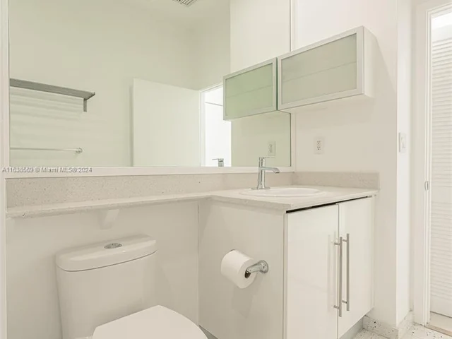 325 S Biscayne Blvd, Miami FL 33131