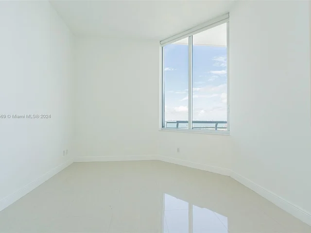 325 S Biscayne Blvd, Miami FL 33131