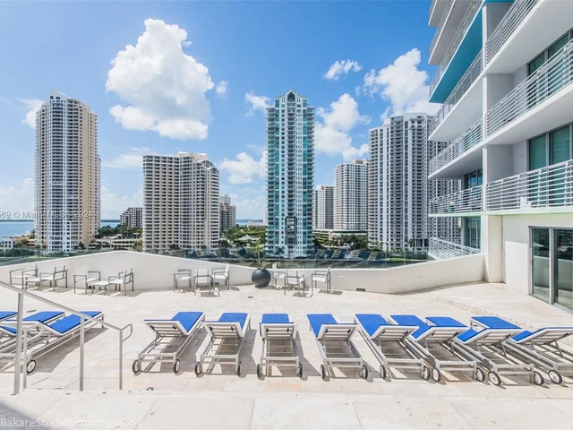 325 S Biscayne Blvd, Miami FL 33131