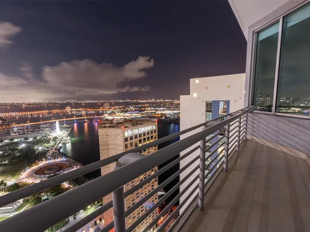 325 S Biscayne Blvd, Miami FL 33131