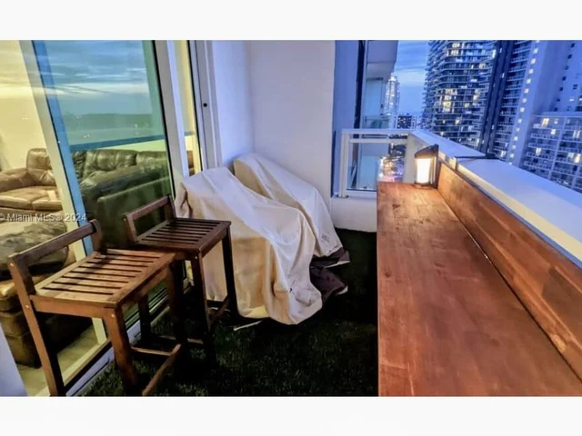 1080 Brickell Ave # 2507, Miami FL 33131