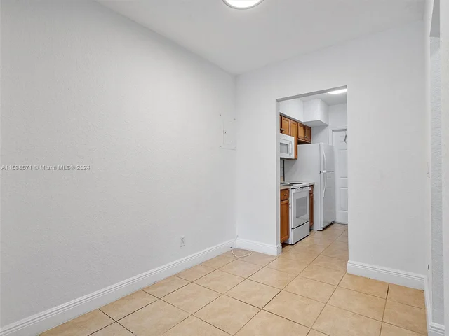 1075 101st St # 4, Bay Harbor Islands FL 33154