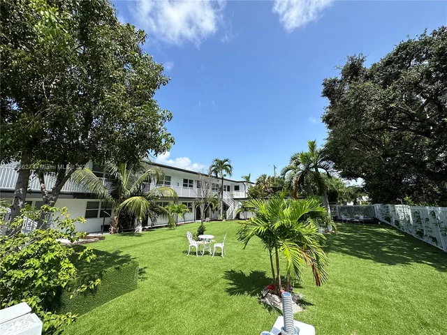 1821 Thomas St # 6, Hollywood FL 33020